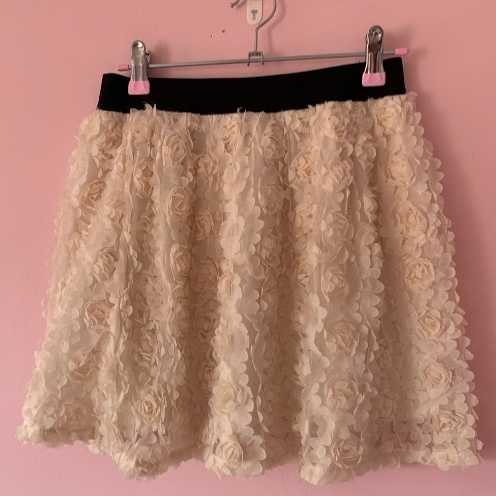 Forever 21 cream and black floral skirt